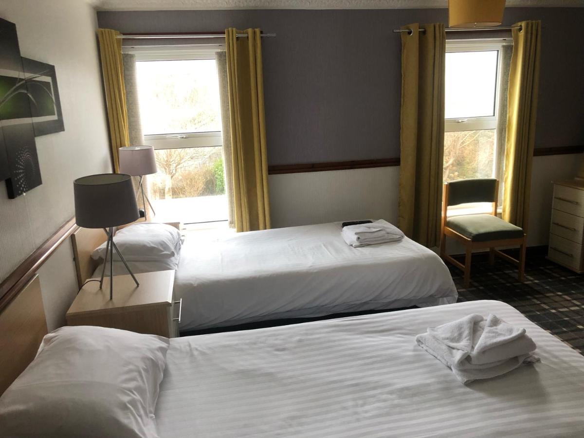 Boathouse Hotel Holyhead Bagian luar foto