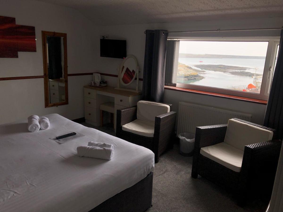 Boathouse Hotel Holyhead Bagian luar foto