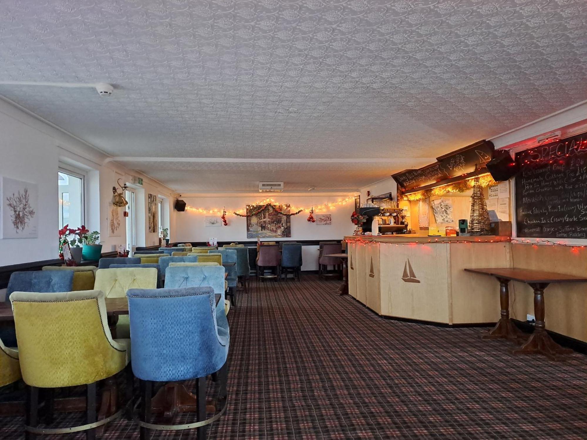Boathouse Hotel Holyhead Bagian luar foto