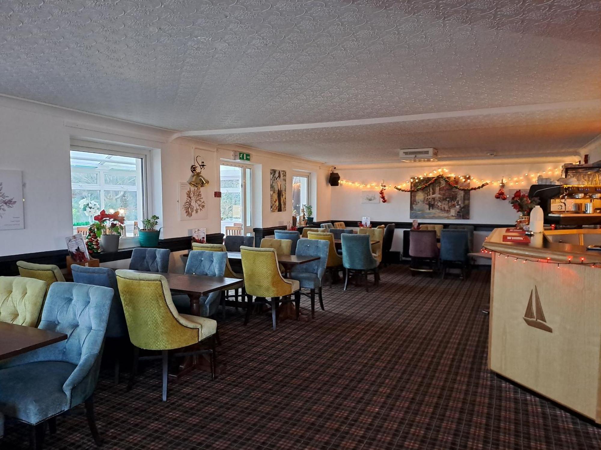 Boathouse Hotel Holyhead Bagian luar foto
