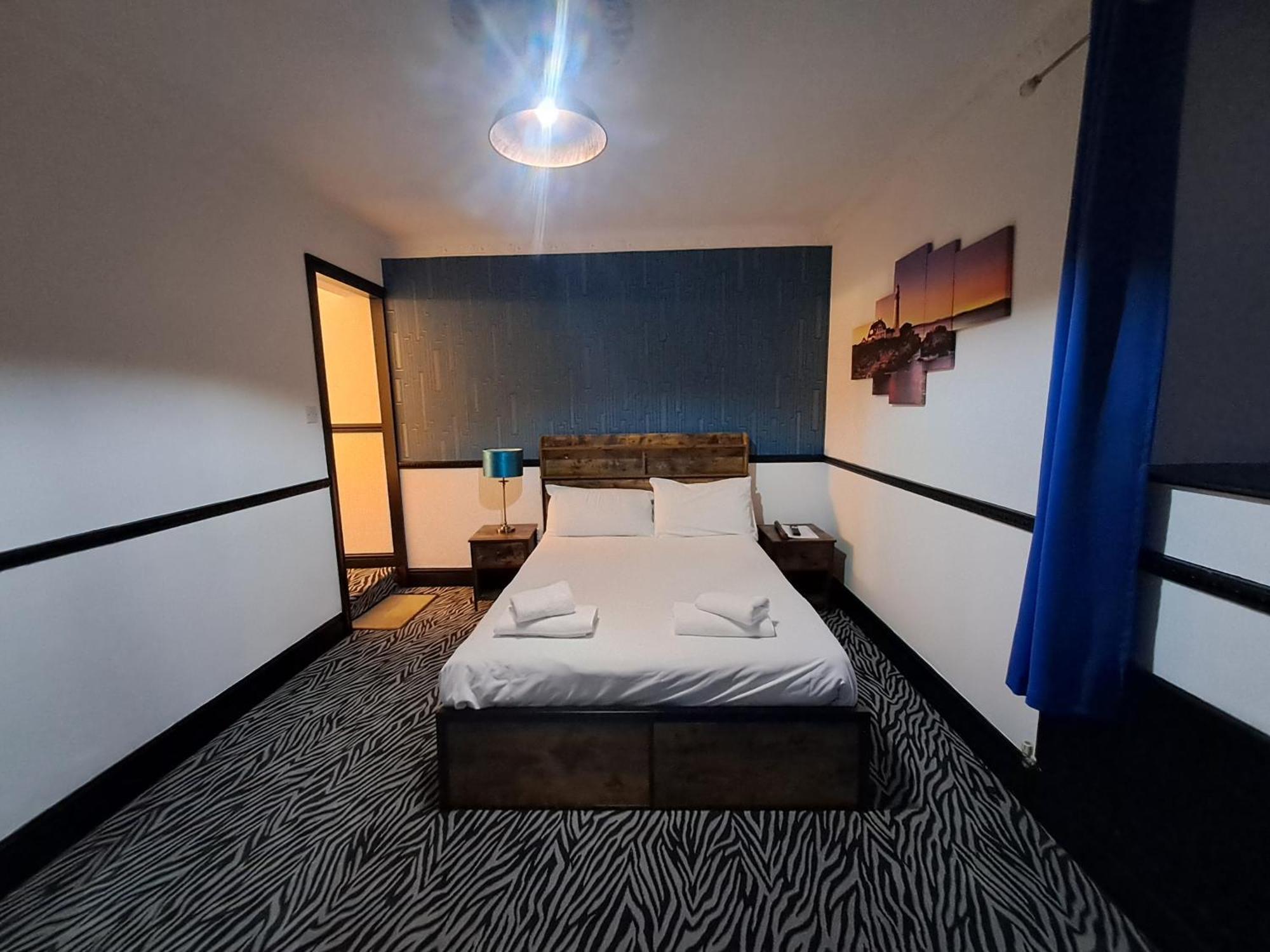 Boathouse Hotel Holyhead Bagian luar foto