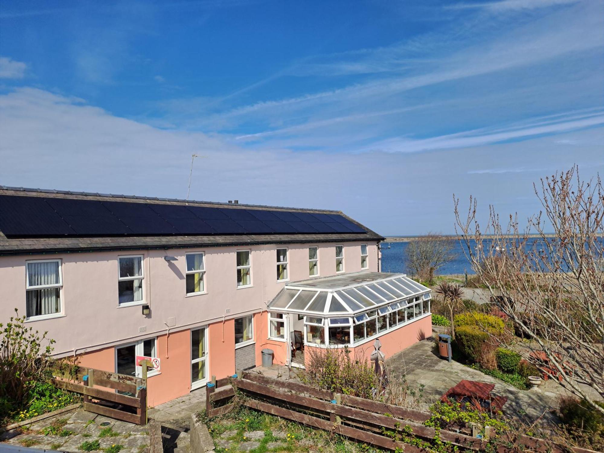 Boathouse Hotel Holyhead Bagian luar foto