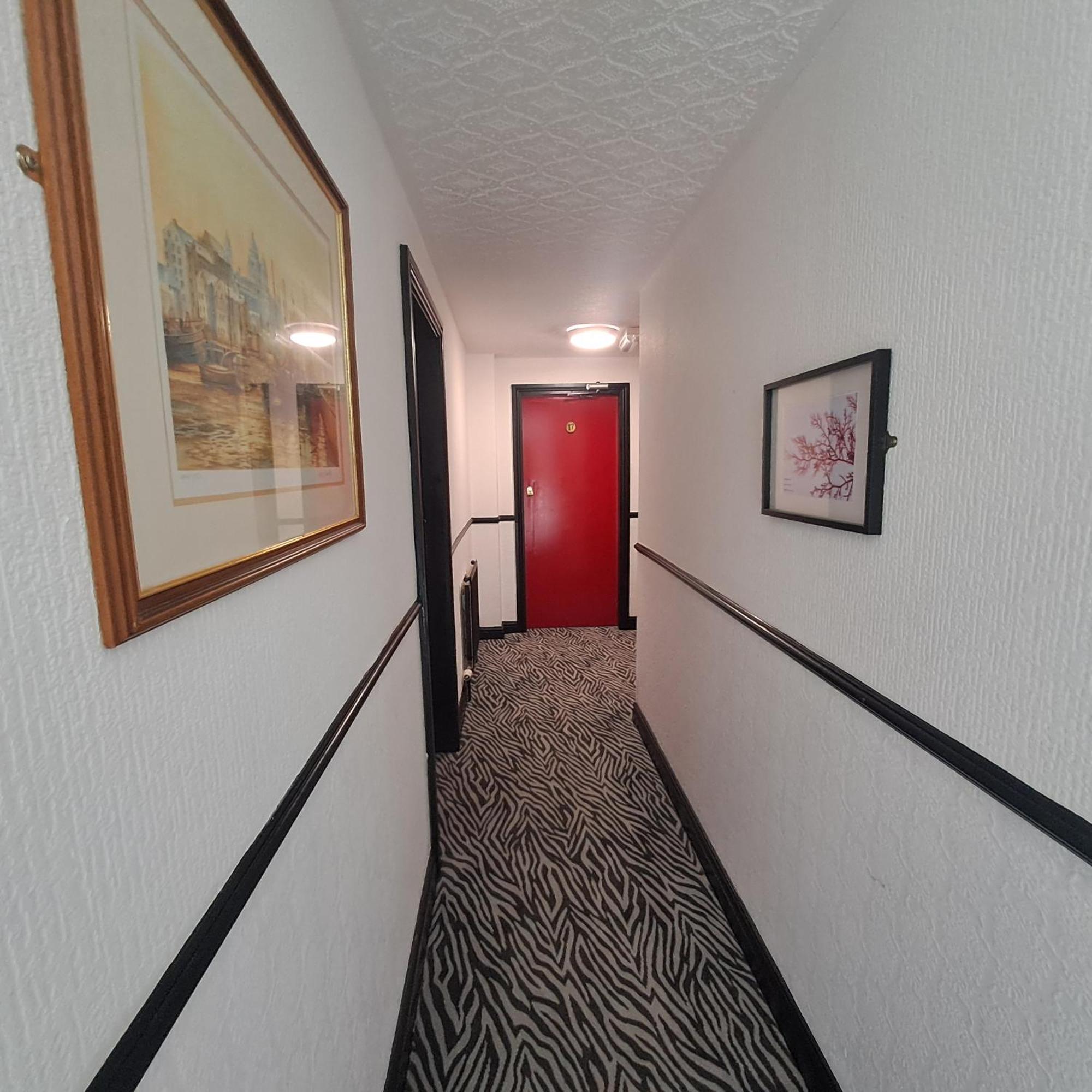 Boathouse Hotel Holyhead Bagian luar foto
